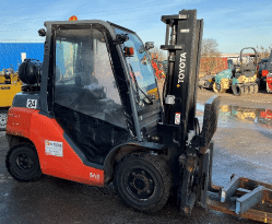 CHARIOT ÉLÉVATEUR TOYOTA 8FG40N – 4T – F5123