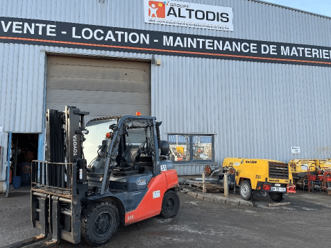 CHARIOT ÉLÉVATEUR TOYOTA 8FG40N – 4T – F5513